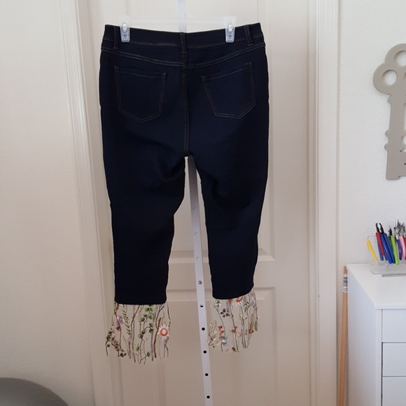 Jeans - Picture 3 of 6